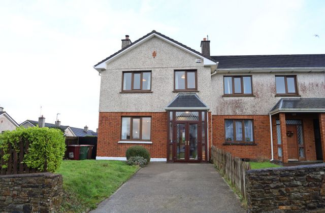 24 Meadowlands, Bandon, Co. Cork - Click to view photos