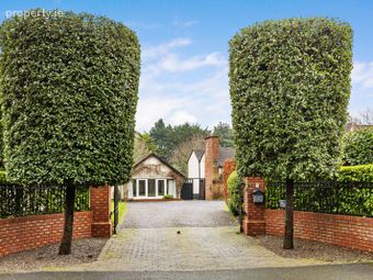 Moorea, Kerrymount Avenue, Foxrock, Dublin 18 - Image 2