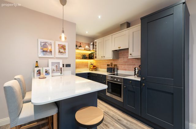 38 Laurel House, Carrickmines Green, Dublin 18, Dublin 18 - Click to view photos