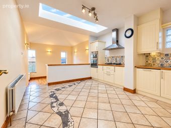38 The Rise, Kingswood Heights, Kilnamanagh, Dublin 24 - Image 2