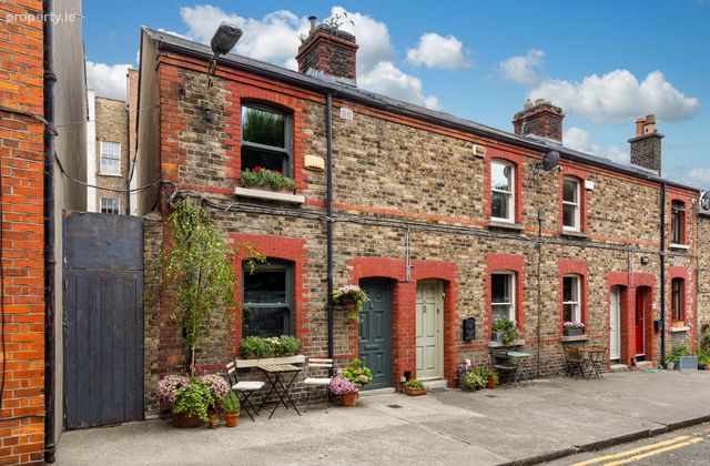 27 Temple Cottages, Broadstone, Dublin 7, Dublin 7 - Click to view photos