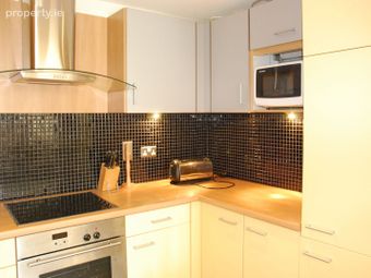 Apartment, Adelaide Square, Whitefriar Street, Dublin 2 - Image 5