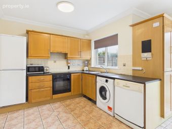 26 Ros Caoin, Roscam, Co. Galway - Image 3