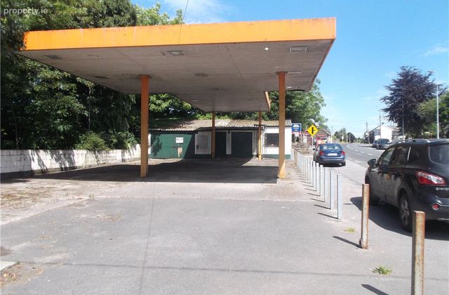 Garage &amp; Forecourt, Main St, Mullinavat, Co. Kilkenny, Mullinavat, Co. Kilkenny - Click to view photos