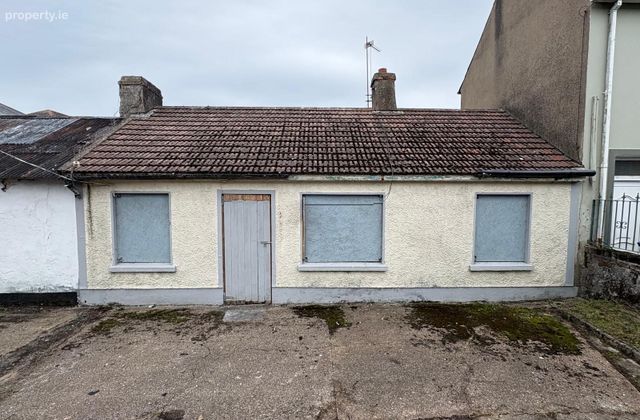 The Bungalow, Upper Strand, Youghal, Co. Cork - Click to view photos