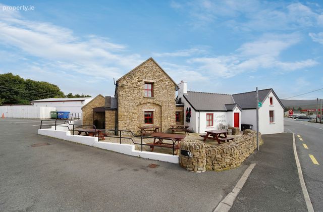 Cassadh An Tsugain, Loughanure, Co. Donegal, Loughanure, Co. Donegal - Click to view photos