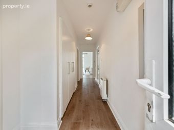 33 Dunbrody Wharf, Craywell Road, New Ross, Co. Wexford - Image 2