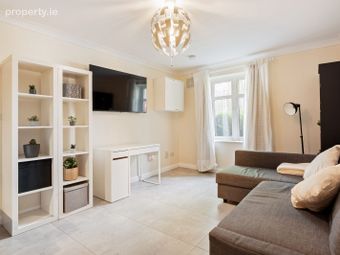 Apartment 65, Newmarket Square, Christchurch, Dublin 8 - Image 3