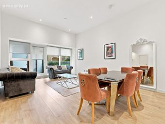 15 Hanover Court, Grand Canal Dock, Dublin 2 - Image 2
