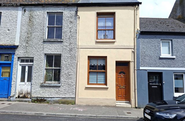 3 Castle Street, Birr, Co. Offaly - Click to view photos