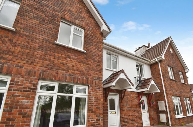 18 Belmont Avenue, Garryduff, Rochestown, Co. Cork - Click to view photos