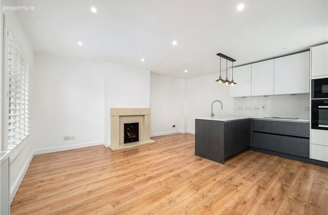 31 Rosemount Court, Booterstown, Co. Dublin, Booterstown, Co. Dublin - Click to view photos