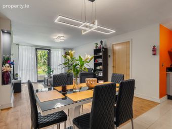 1 Carleton House, Brennanstown Square, Cabinteely, Dublin 18