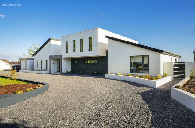 Oakview House, Mooretown, Ratoath, Co. Meath - Click to view photos