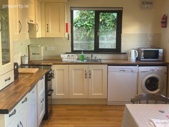 8 Meadow Court, Naas, W91 F9ce, Naas, Co. Kildare - Image 4