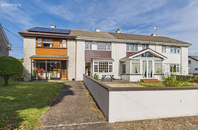 18 Riverside Estate, Midleton, Co. Cork - Click to view photos