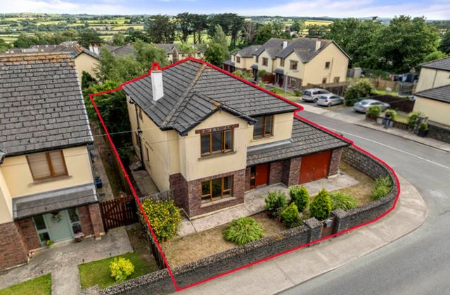 3 Cluain Caisle&aacute;n, Ferns, Ferns, Co. Wexford - Click to view photos