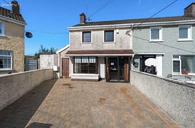44 Connolly Park, Ballyphehane, Ballyphehane, Co. Cork - Click to view photos