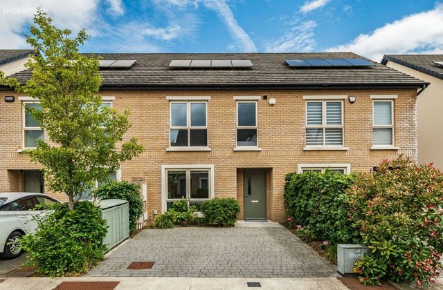 10 Oak Park Avenue, Oak Park, Naas, Co. Kildare, Naas, Co. Kildare - Click to view photos