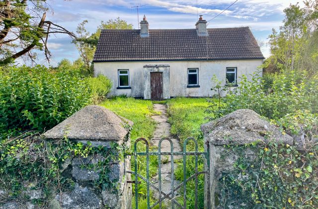 Moyvoon East, Oughterard, Co. Galway, Killarone, Co. Galway - Click to view photos