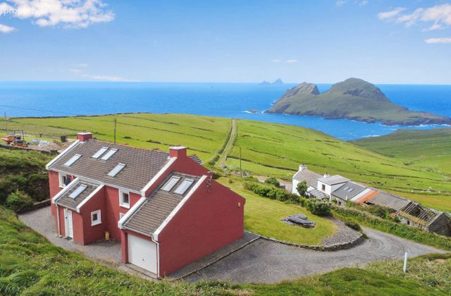 Skelligs Retreat, St Finians Bay, The Glen, Ballinskelligs, Co. Kerry - Click to view photos