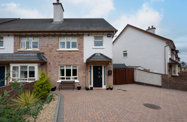 32 Farm Green, Manor Farm, Lehenaghmore, Co. Cork - Click to view photos