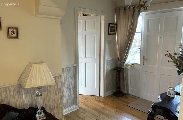 Birr Road, Dromakeenan, Roscrea, Co. Tipperary, Boheraphuca, Co. Offaly - Click to view photos