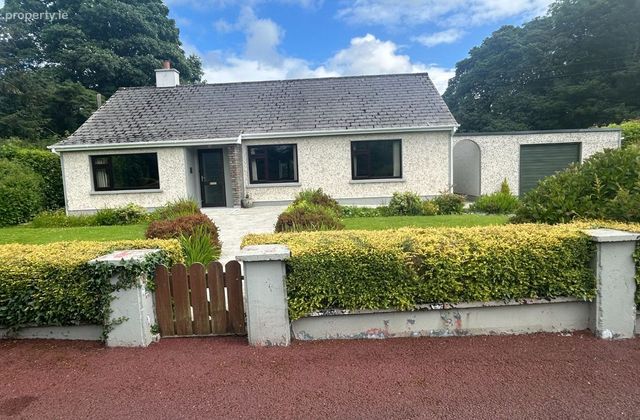 Rahanane, Kilcummin, Killarney, Co. Kerry - Click to view photos