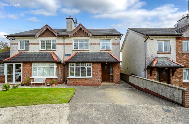 7 Carrig Avenue, Carrig Na Curra, Carrigaline, Co. Cork - Click to view photos