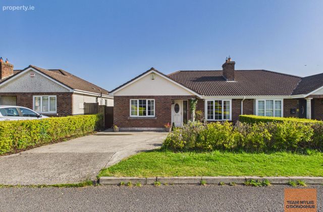 4 The Rise, College Wood Park, Clane, Co. Kildare - Click to view photos