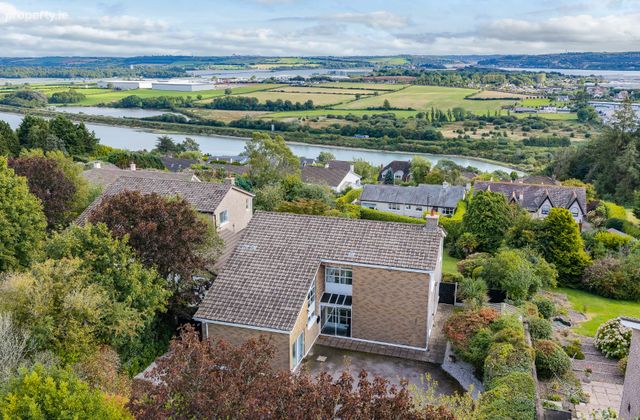 2 Ballynaroon, Glounthaune, Cork, Glounthaune, Co. Cork - Click to view photos