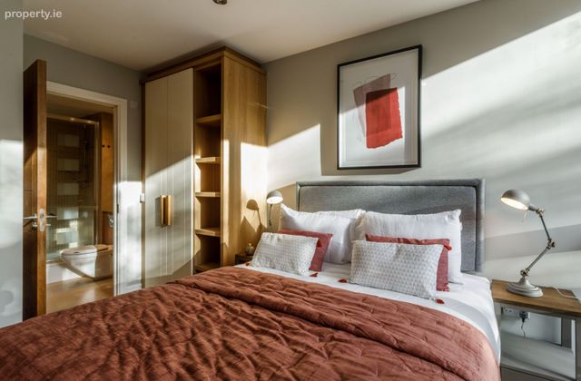 (1) Hsq, St. Johns Rd West, Kilmainham, Dublin 8 - Click to view photos