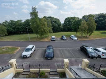28 Clonlea, Mount Oval Village, Rochestown, Cork, Rochestown, Co. Cork - Image 2