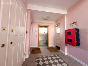5 Irwin Court, Irwin Road, Galway City Centre, Galway, Woodquay, Co. Galway - Image 4