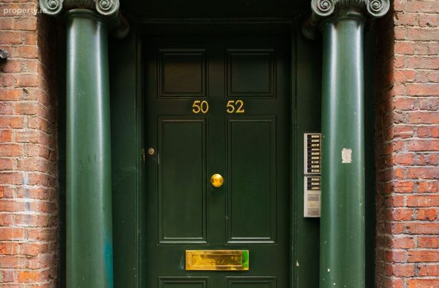 Apartment 11, 50-52 Dame Street, Temple Bar, Dublin 2 - Click to view photos