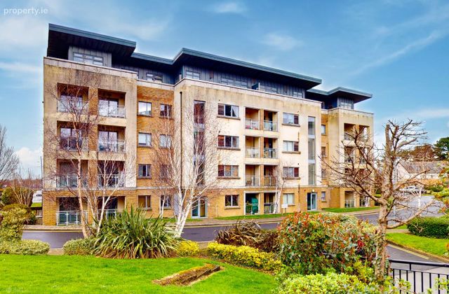 Oak House, Carrickmines Green, Carrickmines, Dublin 18 - Click to view photos