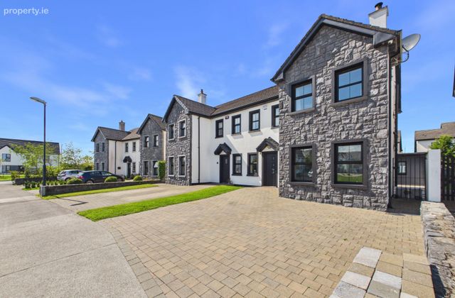 8 Cluain Na Cathrach, Caherroyn, Athenry, Co. Galway - Click to view photos