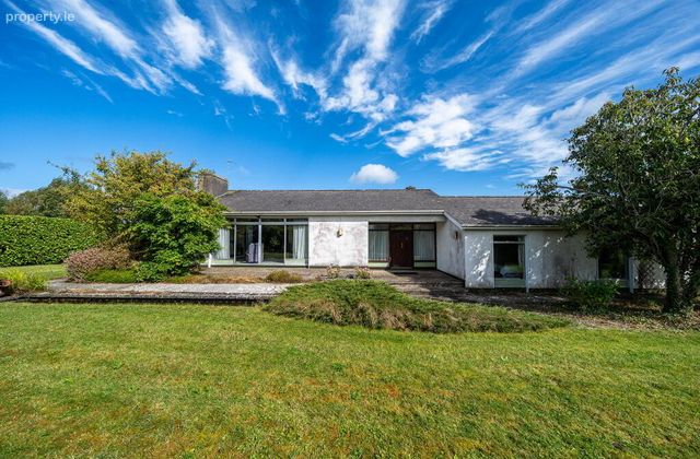 Mount Vista, Creaghduff, Coosan, Athlone, Co. Westmeath, Athlone, Co. Westmeath - Click to view photos