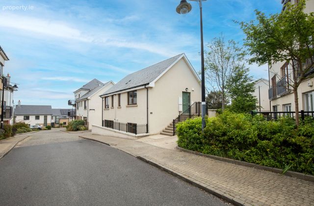 1 The Walk, Robswall, Malahide, Co. Dublin - Click to view photos