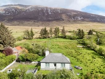 Doonaroya, Boughadoon, Ballina, Co. Mayo