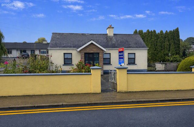Ballinakill Road, Abbeyleix, Abbeyleix, Co. Laois - Click to view photos