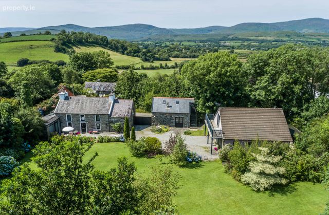 Lazy Acre, Shandrum Beg, Bantry, Cork, Bantry, Co. Cork - Click to view photos