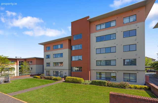 92 East Courtyard, Cabinteely, Dublin 18, Cabinteely, Dublin 18 - Click to view photos