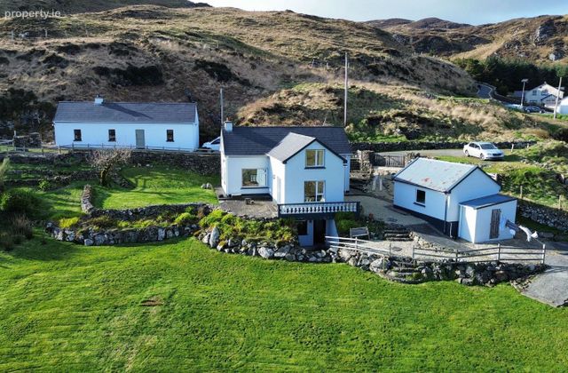 Croaghlin, Teelin, Teelin, Co. Donegal - Click to view photos