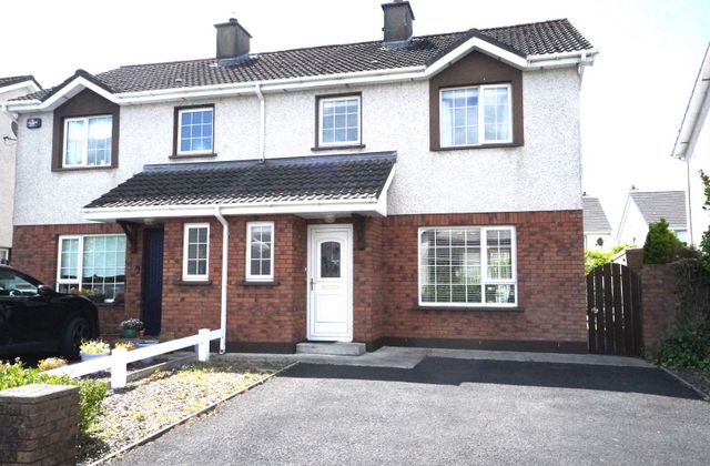 7 Carraig Donn, Ballycasey, Shannon, Co. Clare - Click to view photos