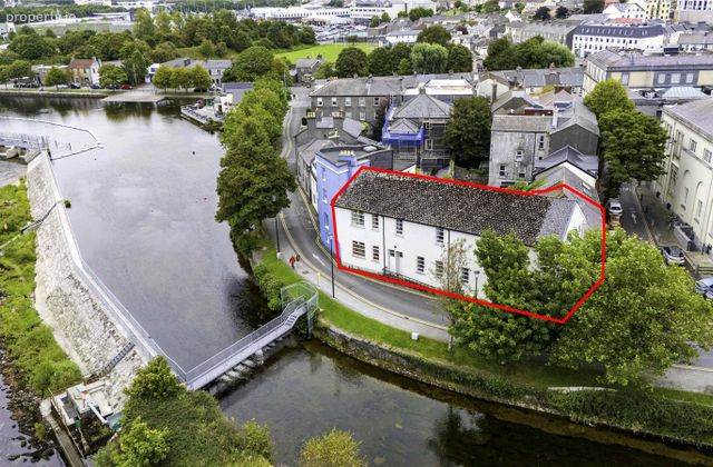 Waterside House, 5 Courthouse Square, Woodquay, City Centre, Galway City, Nun's Island, Co. Galway - Click to view photos