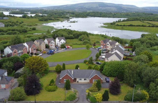 Brooklawn, Main Street, Keshcarrigan, Kilnagross, Co. Leitrim - Click to view photos