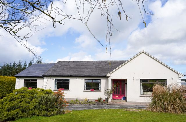 Knockbrack, Knocknagoshel, Co. Kerry - Click to view photos