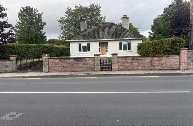 Bank Place, Doon, Co. Limerick - Click to view photos