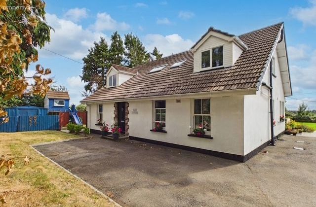 Rose Cottage, Leastown Lane, Oldtown, Co. Dublin - Click to view photos